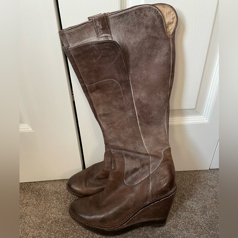 Frye Paige Wedge Boots Size 7.5 Brown
